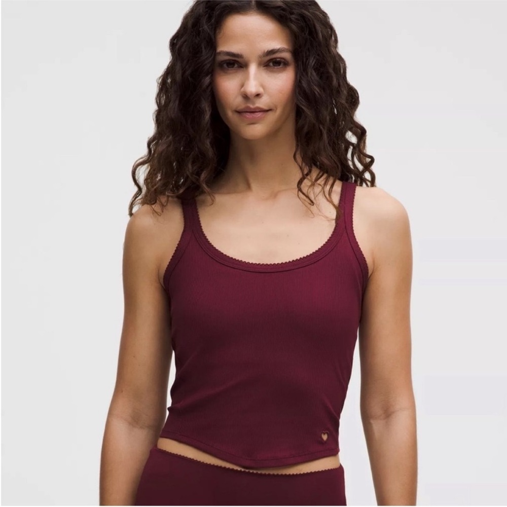 Nulu ribbed crop tank with heart NWT in burgundy